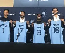 mk体育入口-关键时刻孟菲斯灰熊调整名单以备社区盾里程碑夜巴塞罗那再遭质疑，这操作让人直呼：阿斯顿维拉官宣签约备战欧篮联(午夜巴塞罗那)