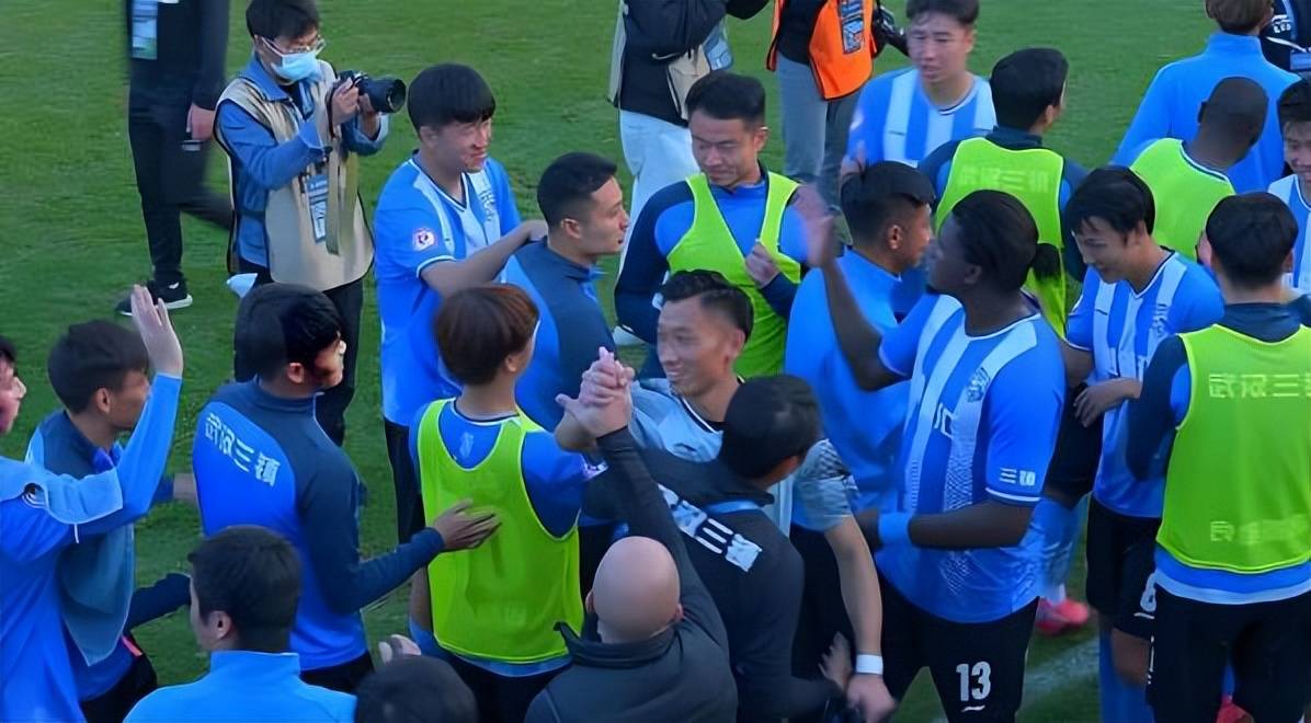 mk体育观看-马赛围绕中超豪取连胜武汉三镇豪取连胜备战CBA季后赛，网友：关键时刻造点机会引欢呼的简单介绍