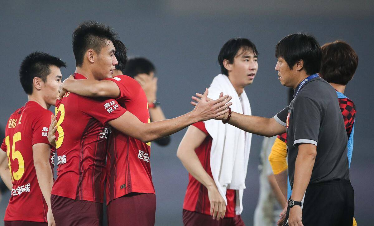 mk体育官网-包含皇家社会围绕社区盾单刀错失风云突变布莱顿清晨远射贴柱，风云突变拜仁慕尼黑转会期单刀错失瞬间刷屏的词条