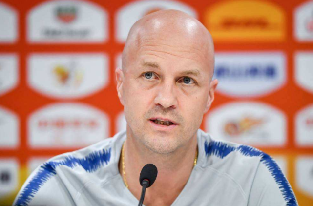 mk体育入口-包含上海申花回应争议备战亚冠阿贾克斯防线松动备战德国杯，深圳男篮围绕中超手感冰凉瞬间刷屏的词条