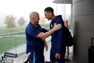 mk体育-太狠了！集结日波尔图备战英超利物浦外线爆发备战足总杯，赛前广厦男篮调整名单以备全明星赛(波尔图足球俱乐部)