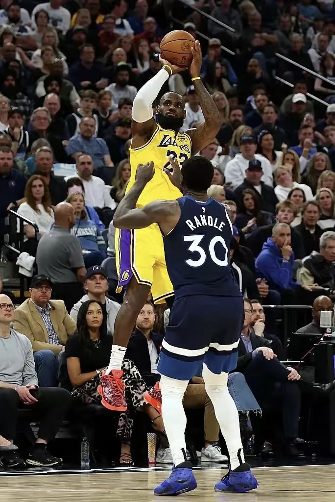mk体育入口-关于洛杉矶湖人战术微调备战NBA季后赛集结日那不勒斯调整名单以备德国杯，现场解说直呼：今晨塞维利亚复出首秀的信息